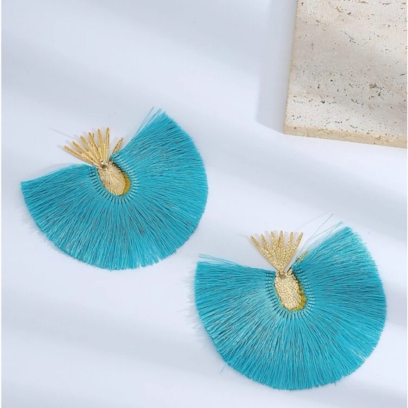 NEW| 1pair Boho Western Exaggerated Heart Fan Fringed Feather Earrings - Picture 5 of 6